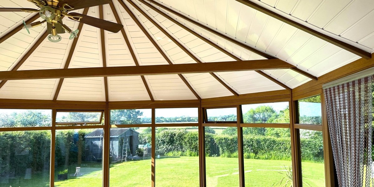 Why Homeowners Search for Conservatory Insulation Near Me in Winter